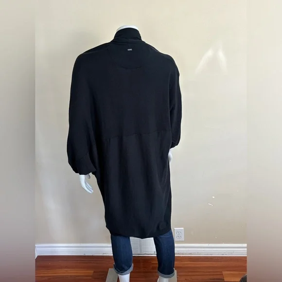 UGG Australia - Nora Cocoon Wrap. Black. M/L - Picture 7 of 12